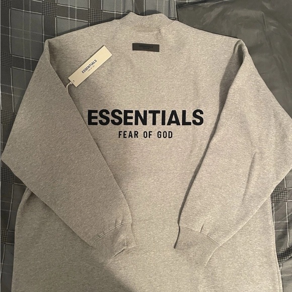 Essentials Fear of God Sweatshirt - Picture 1 of 4